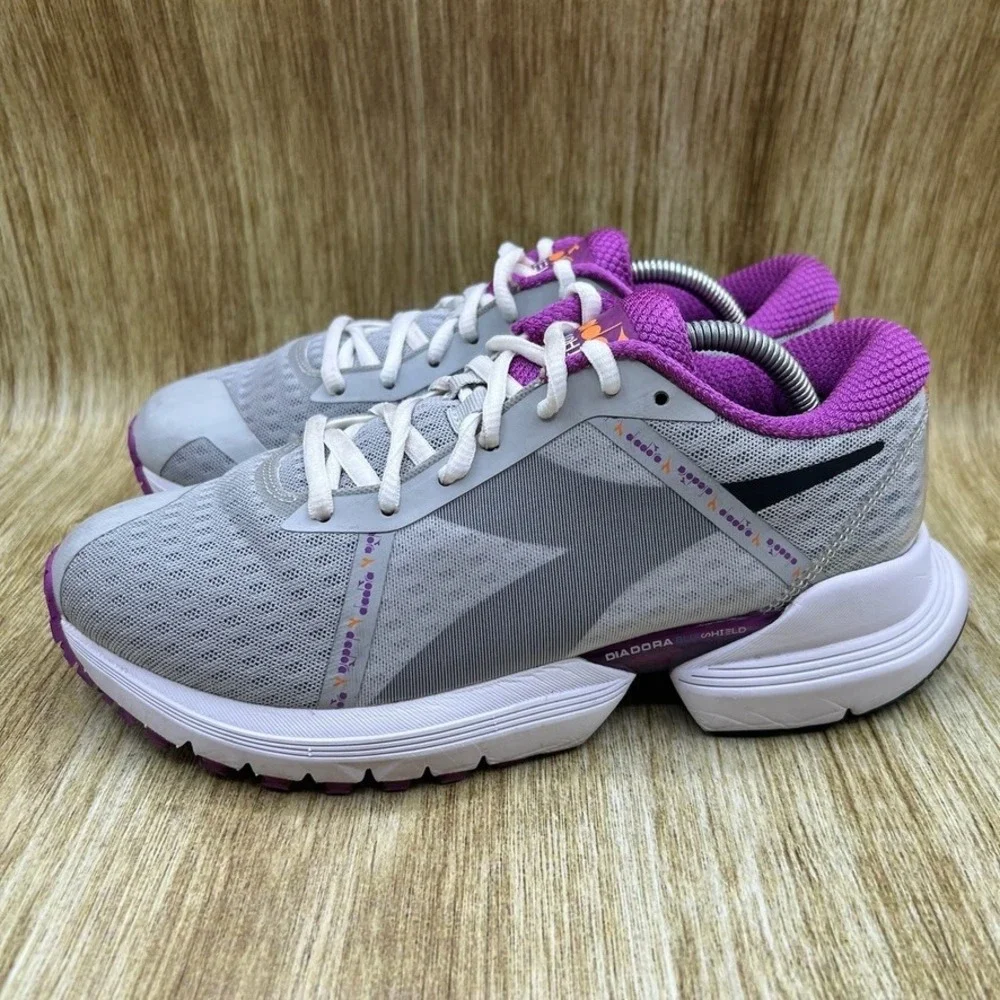 Diadora‎ Mythos Blushield Elite TRX Women's Size 7 Running Shoes Grey Purple